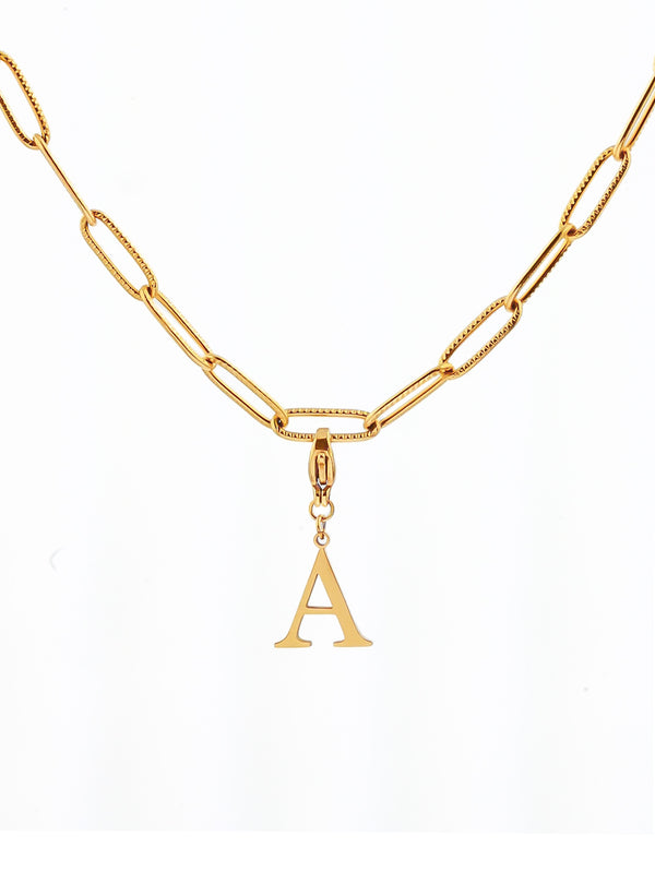 Collier initiale maillons striés - doré